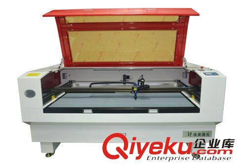 自動(dòng)送料切割機(jī) 碳纖維把帶激光切割機(jī)，球紋皮革把帶激光切割機(jī)設(shè)備2513大幅面