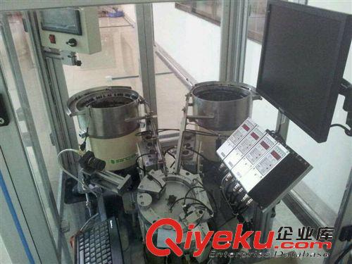 汽車扣自動(dòng)組裝機(jī) 2字頭汽車釘組裝機(jī)  非標(biāo)自動(dòng)化設(shè)備  自動(dòng)化設(shè)備有限公司原始圖片2