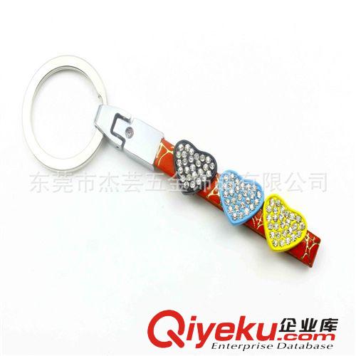 穿帶飾品 廠家專業(yè)生產(chǎn)各種款式PU穿帶字母、心形、五角星鑰匙扣 批發(fā)銷售原始圖片3