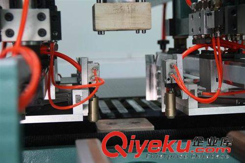 熱銷產品 2013款高新技術視覺定位智能全自動制盒機　機械手定位制盒機原始圖片2