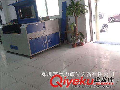 1610機(jī)型餐墊激光切割機(jī) 南通龍門海綿制品溫嶺市新河川泰汽車坐墊廠坐墊裁床