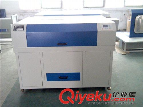 1995機(jī)型皮衣激光【切割】裁剪機(jī) 潮州專(zhuān)業(yè)制作木制品切割木名片木明信片木明信卡激光切割雕刻機(jī)原始圖片2