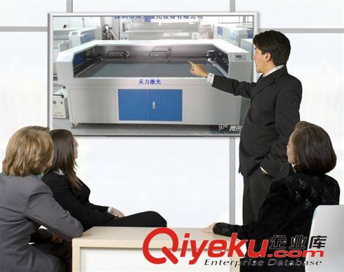 1610機型1995機型全自動送料服裝輔料激光裁床 廠家專業設計硬肩牌軟肩章繡花肩章bd肩章加工制作行業裁剪機原始圖片2