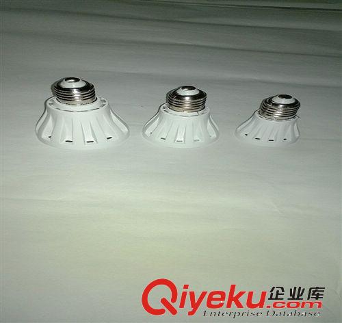 LED球泡 新款IEDPVC球泡。E273W5W7W節能球泡廠家直銷原始圖片3