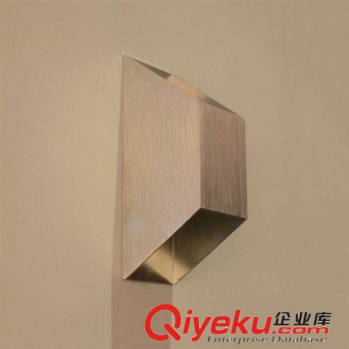 LED壁燈 廠家直銷 新源旺達(dá)多功能多色溫過(guò)道燈 LED雙頭梯形壁燈.原始圖片2