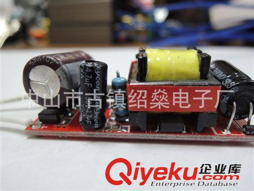 LED驅(qū)動(dòng)電源 廠家直售8-12*1WLED內(nèi)置恒流驅(qū)動(dòng)電源帶IC保兩年。射燈球泡燈電源原始圖片2