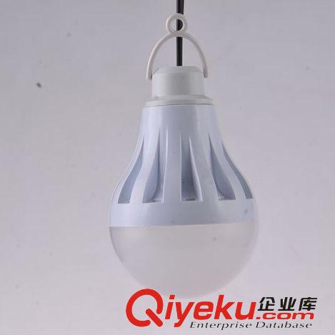 LED球泡 E27 led 球泡 360度球泡 3W/5W/7W 三葉草5730系列