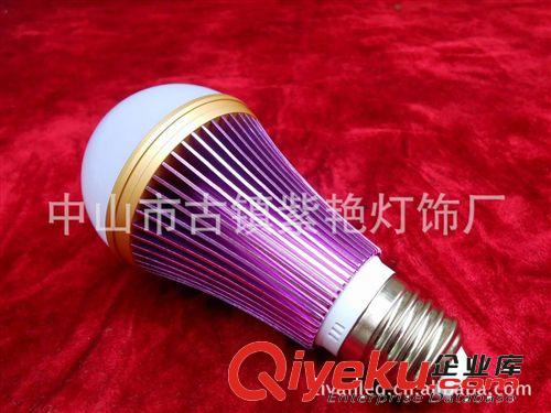 LED球泡燈 7WLED球泡燈長(zhǎng)125MM球泡寬60MMLED球泡7W球泡鋁外殼01