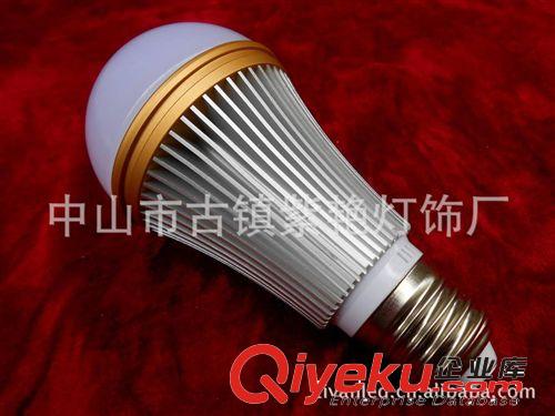 LED球泡燈 7WLED球泡燈長(zhǎng)125MM球泡寬60MMLED球泡7W球泡鋁外殼01