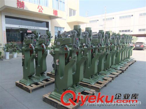 旋鉚機(jī) 鴻達(dá)鉚釘機(jī) 氣壓式鉚釘機(jī) 專業(yè)生產(chǎn) 質(zhì)量品質(zhì)有保證