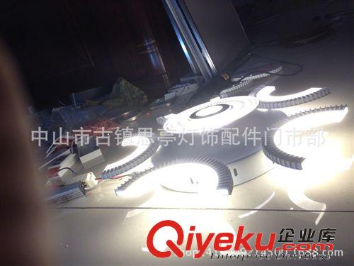新款多頭圓形LED壁燈 新款超薄多頭壁燈，發光均勻，