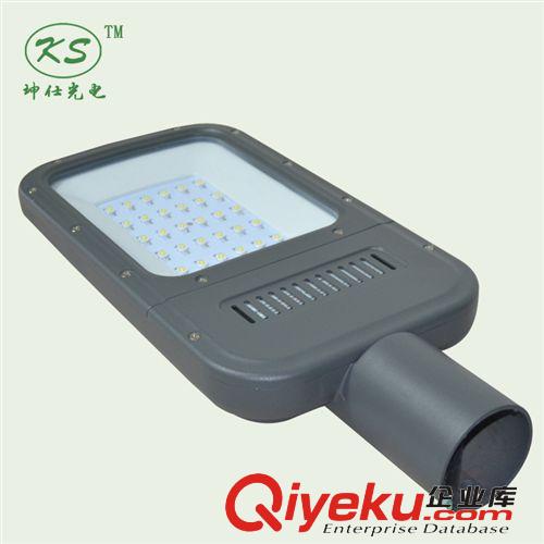 LED路燈 坤仕挑臂路燈全套戶外防水led路燈頭景觀燈新農(nóng)村電線桿抱箍燈