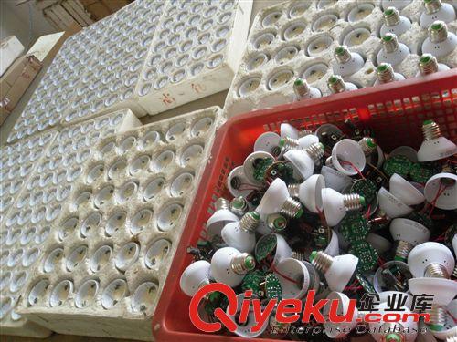 節(jié)能燈 螺旋 節(jié)能燈 LED節(jié)能燈 e14 2U 白光 黃光 E27 卡口 三基色節(jié)能燈原始圖片3