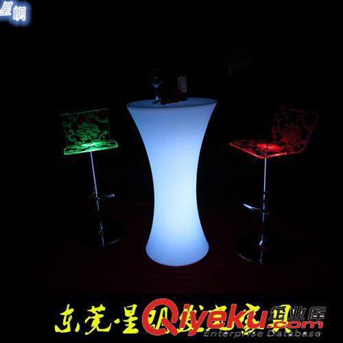 酒吧KTV用品 小蠻腰時尚發(fā)光led吧桌 酒店酒吧led發(fā)光吧桌 led創(chuàng)意家居桌子