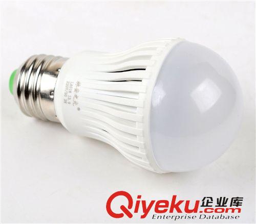 LED球泡 廠家直銷LED塑件球泡燈 5730鋁基板節能燈泡 LED水晶燈光源