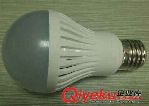 LED球泡 廠家直銷LED塑件球泡燈 5730鋁基板節能燈泡 LED水晶燈光源