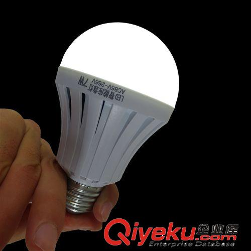 LED藍牙燈具 高品質(zhì)藍牙音樂led燈 高端 時尚 尊貴 10w