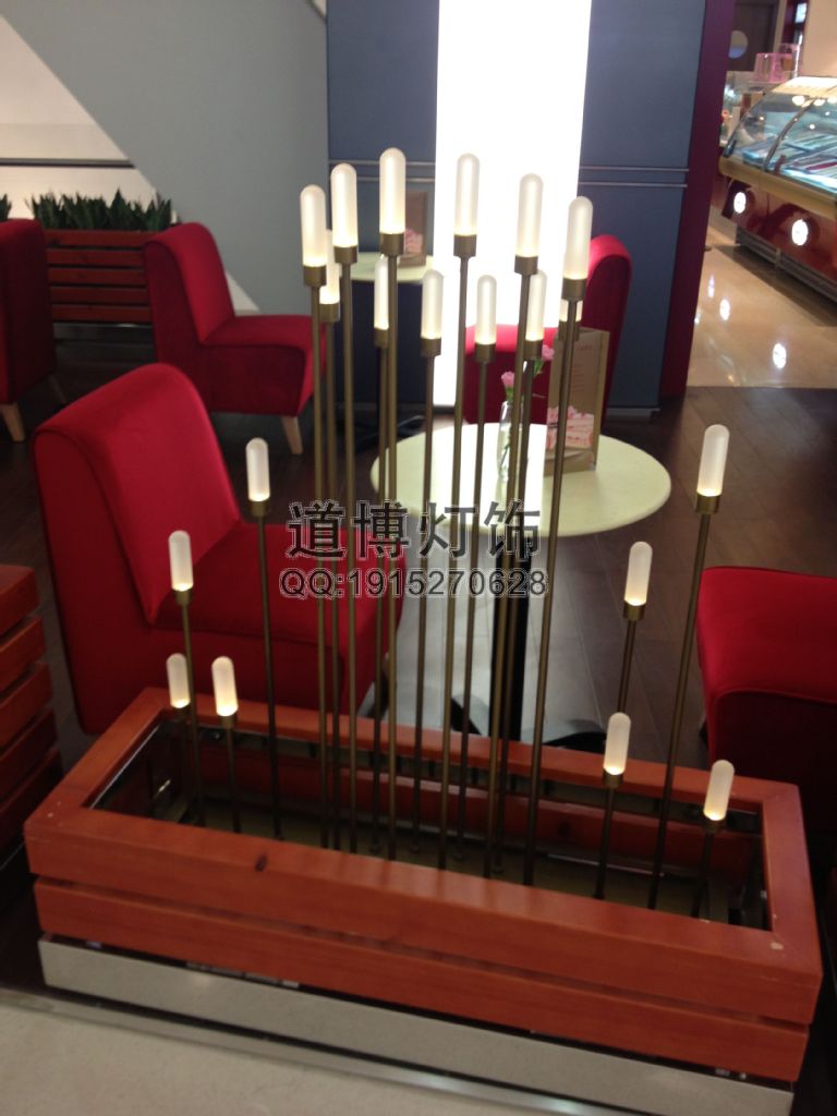 中山廠家定制酒店洗手間現(xiàn)代亞克力壁燈