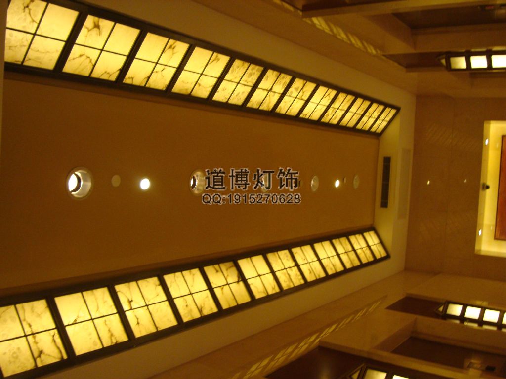 廠家定制酒店大堂現(xiàn)代水晶吸頂燈