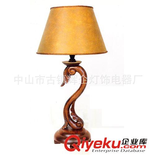 中山古鎮(zhèn)批發(fā)定制古典實(shí)木雕刻羊皮紙燈罩客廳臥室木藝臺(tái)燈原始圖片3