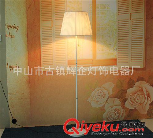中山古鎮(zhèn)廠家供應(yīng)歐式田園落地?zé)?簡約落地?zé)?溫馨臥室地?zé)粼紙D片2