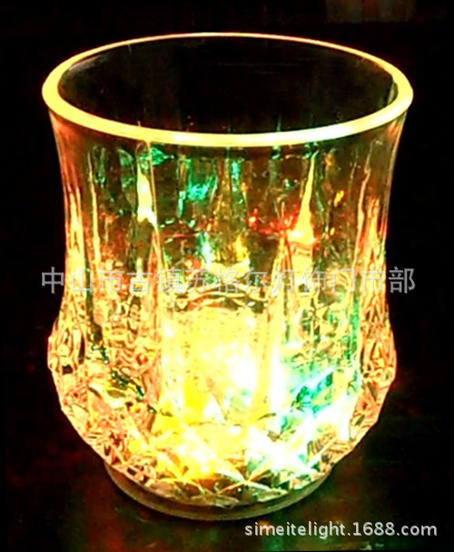 歐式現(xiàn)代奢華工藝品電視柜擺件時尚軟裝飾品時尚燭臺軟裝家居飾品