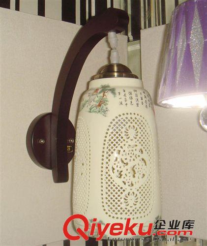 供應紅木鏤空陶瓷青花瓷單頭酒樓壁燈臥室床頭燈酒店客房燈1913-1