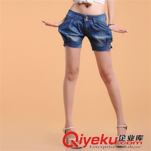 2014春夏新款女裝超靚妹清爽簡單大方素色翻腳邊韓版牛仔短褲批發(fā)