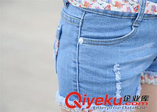 2014百搭碎花卷邊牛仔褲短褲 低腰磨破毛須顯瘦牛仔短褲女原始圖片3