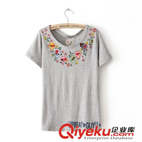 日系田園清新刺繡小花v領修身直筒套頭女士短袖t恤648原始圖片3
