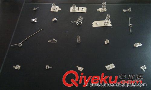 供應(yīng)多種拉伸彈簧（圖）