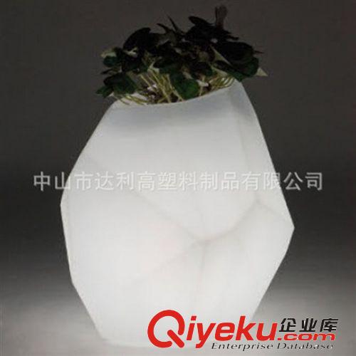 供應(yīng)滾塑加工家具 滾塑沙發(fā) 滾塑加工產(chǎn)品