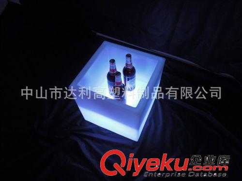 LED冰桶 正方體發(fā)光冰桶  立方體七彩發(fā)光冰桶 LED塑料冰桶原始圖片3