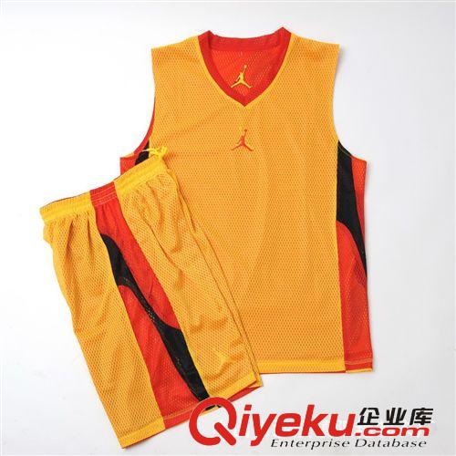 制衣廠專業(yè)生產(chǎn)運動服、籃球服、足球服等可混批可來樣定做