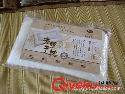 廠家直銷 健康 環(huán)保舒適 品牌纖維枕頭 保健枕