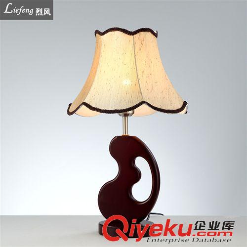 專業(yè)供應(yīng)歐式現(xiàn)代簡約木藝臺燈 臥式書房裝飾燈 木頭創(chuàng)意燈LHT003原始圖片2