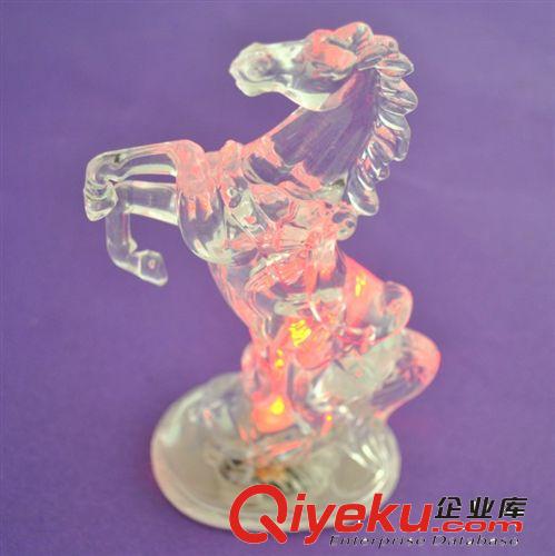 七彩燈亞克力馬 動物造型帶燈工藝品 亞克力擺件促銷批發(fā)原始圖片2