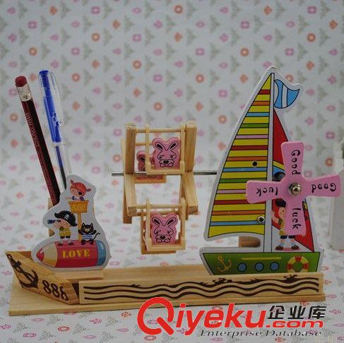 可愛童趣帆船卡通筆筒 木質禮品擺件帶相框 送小朋友學習生日禮物