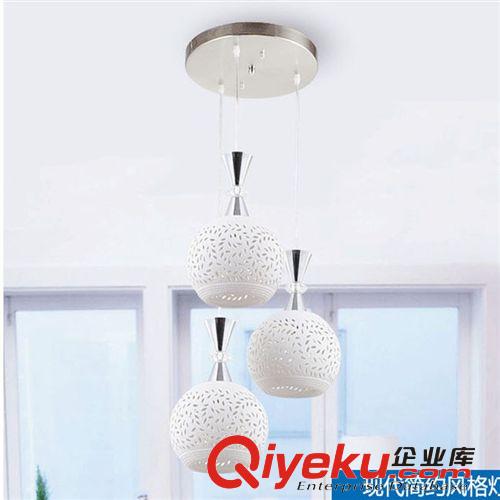 簡(jiǎn)約現(xiàn)代陶瓷餐廳吊燈三頭飯廳客廳吊燈吊燈藝術(shù)LED餐吊燈MT116-3