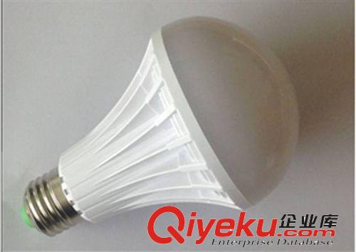 廠家直銷5W7W9W塑料球泡燈外殼 LED燈泡套件 LED節(jié)能燈配件P81