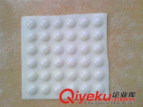 廠家批發深圳黑色硅膠墊  橡膠腳墊   乳白色膠粒原始圖片2