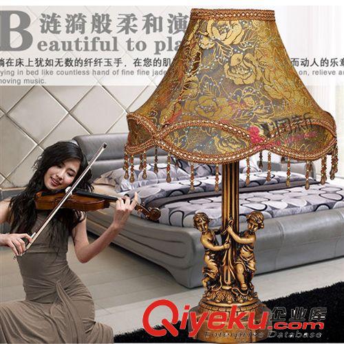 廠家直銷批發(fā)歐式復(fù)古宮廷家居裝飾樹脂臺(tái)燈酒店工程燈軟裝R1106