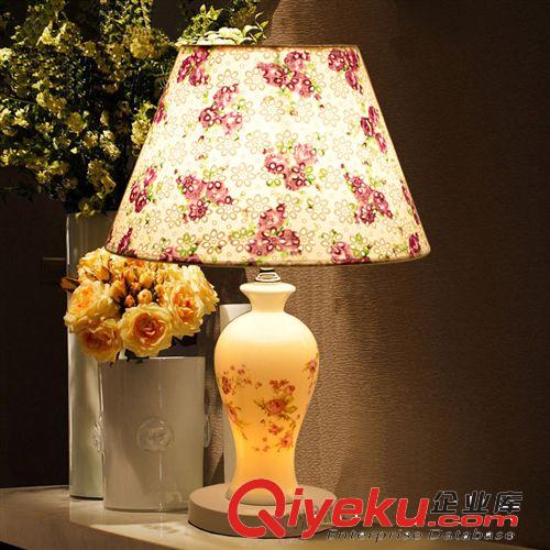 潤新批發(fā)歐式現(xiàn)代時(shí)尚創(chuàng)意窩巢龍蛋式臺(tái)燈酒店臥室床頭照明R898