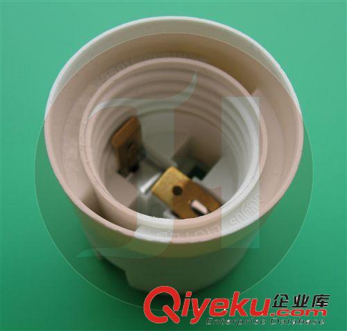 E26塑料卡入式全牙燈頭