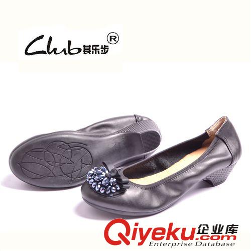 夏季新款zp中跟水鉆潮女鞋 外貿(mào)牛皮透氣淺口粗跟女式花朵單鞋原始圖片2