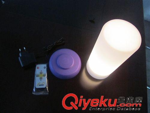 供應(yīng)家居小臺燈/客房小臺燈/LED發(fā)光小臺燈/七彩遙控臺燈原始圖片3