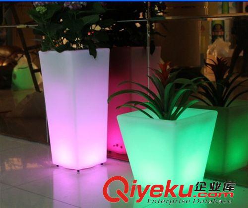 供應高品質(zhì)/高性能PE滾塑制品/滾塑燈罩/塑料燈罩外殼加工 塑料制