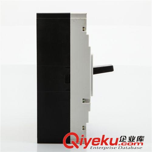 電器廠家直銷現貨塑殼斷路器 專業生產小型斷路器塑殼式斷路器原始圖片2