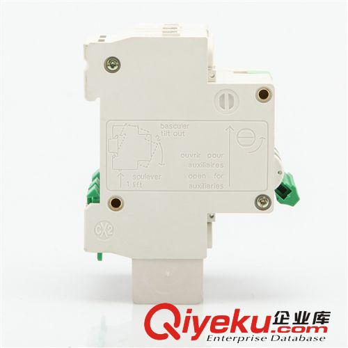 上海新馳廠家供應(yīng)小型漏電斷路器 批發(fā)塑殼斷路器漏電斷路器原始圖片3