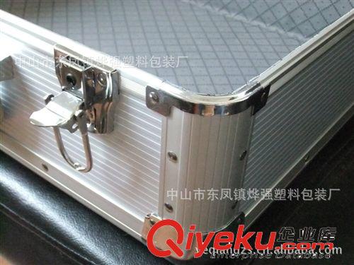 【廠家供應(yīng)】手提旅行鋁合金箱 可定制鋁合金箱 白色鋁合金箱